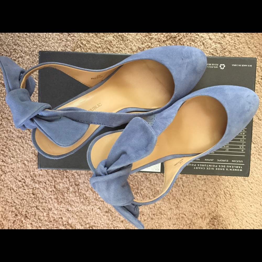 Banana Republic CADI pump